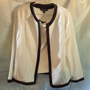 Perceptions Women's Blazer in Cream with Black Accents 1I